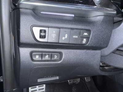 Kia Niro 1.6 GDi PHEV Drive 104 kW (141 CV) Kia Niro 1.6 GDi PHEV Drive 104 kW (141 CV)