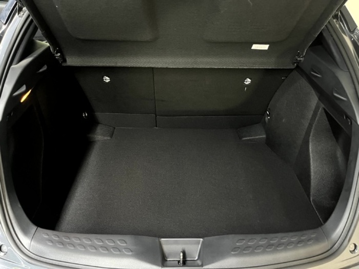 ToyotaC-HR 1.8 125H Advance 90 kW (122 CV) Vehículo usado en Barcelona - 31 ToyotaC-HR 1.8 125H Advance 90 kW (122 CV) Vehículo usado en Barcelona - 31