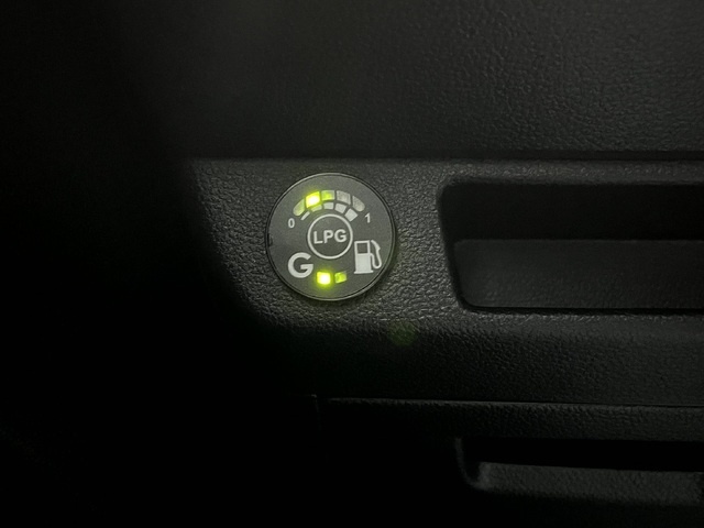 RenaultClio Zen TCe 74 kW (100 CV) GLP Vehículo usado en Barcelona - 20