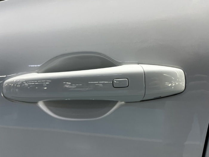 RenaultClio Zen TCe 74 kW (100 CV) GLP Vehículo usado en Barcelona - 28 RenaultClio Zen TCe 74 kW (100 CV) GLP Vehículo usado en Barcelona - 28