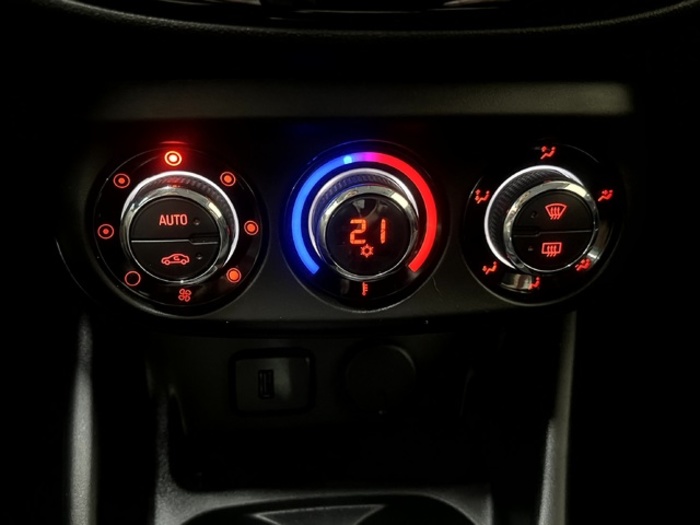 OpelCorsa 1.4 120 Aniversario 66 kW (90 CV) Vehículo usado en Barcelona - 25 OpelCorsa 1.4 120 Aniversario 66 kW (90 CV) Vehículo usado en Barcelona - 25