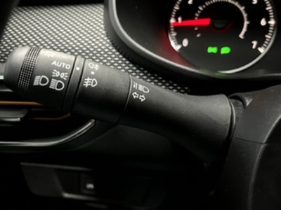 Dacia Sandero Stepway Comfort TCe 67 kW (91 CV) Dacia Sandero Stepway Comfort TCe 67 kW (91 CV)