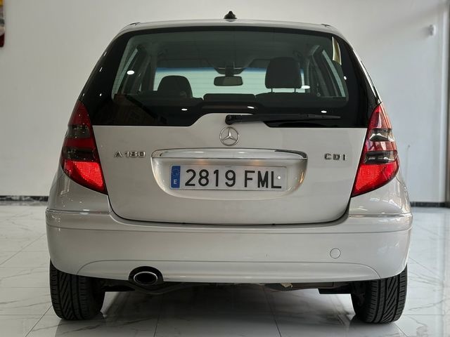 Mercedes-BenzClase A 180 CDI Avantgarde 80 kW (109 CV) Vehículo usado en Barcelona - 6