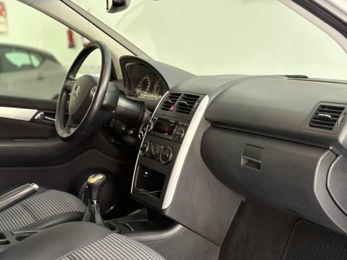 Mercedes-BenzClase A 180 CDI Avantgarde 80 kW (109 CV) Vehículo usado en Barcelona - 9 Mercedes-BenzClase A 180 CDI Avantgarde 80 kW (109 CV) Vehículo usado en Barcelona - 9