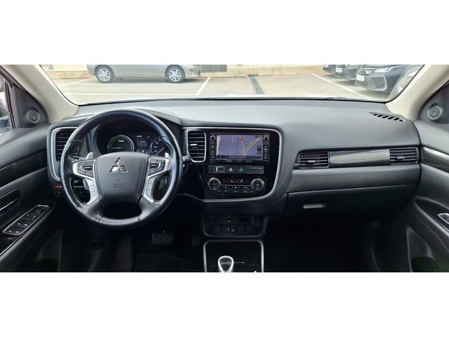 MitsubishiOutlander 2.0 PHEV Kaiteki 4WD Auto 149 kW (203 CV) Vehículo usado en Barcelona - 14 MitsubishiOutlander 2.0 PHEV Kaiteki 4WD Auto 149 kW (203 CV) Vehículo usado en Barcelona - 14