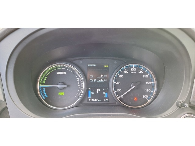 MitsubishiOutlander 2.0 PHEV Kaiteki 4WD Auto 149 kW (203 CV) Vehículo usado en Barcelona - 16 MitsubishiOutlander 2.0 PHEV Kaiteki 4WD Auto 149 kW (203 CV) Vehículo usado en Barcelona - 16