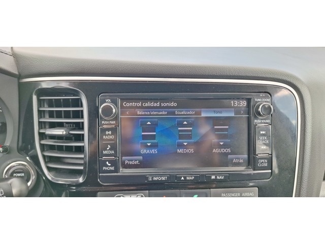 MitsubishiOutlander 2.0 PHEV Kaiteki 4WD Auto 149 kW (203 CV) Vehículo usado en Barcelona - 22 MitsubishiOutlander 2.0 PHEV Kaiteki 4WD Auto 149 kW (203 CV) Vehículo usado en Barcelona - 22