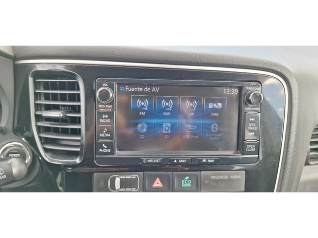 MitsubishiOutlander 2.0 PHEV Kaiteki 4WD Auto 149 kW (203 CV) Vehículo usado en Barcelona - 23 MitsubishiOutlander 2.0 PHEV Kaiteki 4WD Auto 149 kW (203 CV) Vehículo usado en Barcelona - 23