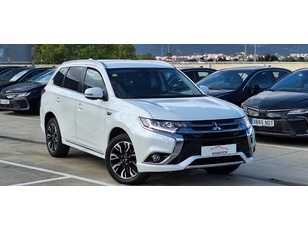 Mitsubishi Outlander 2.0 PHEV Kaiteki 4WD Auto 149 kW (203 CV) Mitsubishi Outlander 2.0 PHEV Kaiteki 4WD Auto 149 kW (203 CV)