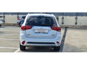 Mitsubishi Outlander 2.0 PHEV Kaiteki 4WD Auto 149 kW (203 CV) Mitsubishi Outlander 2.0 PHEV Kaiteki 4WD Auto 149 kW (203 CV)