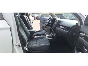 Mitsubishi Outlander 2.0 PHEV Kaiteki 4WD Auto 149 kW (203 CV) Mitsubishi Outlander 2.0 PHEV Kaiteki 4WD Auto 149 kW (203 CV)