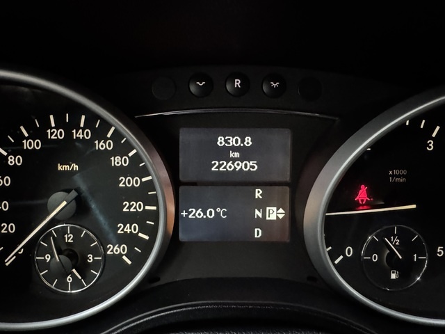 Mercedes-BenzClase M ML 350 CDI 4M Grand Edition 170 kW (231 CV) Vehículo usado en Barcelona - 22