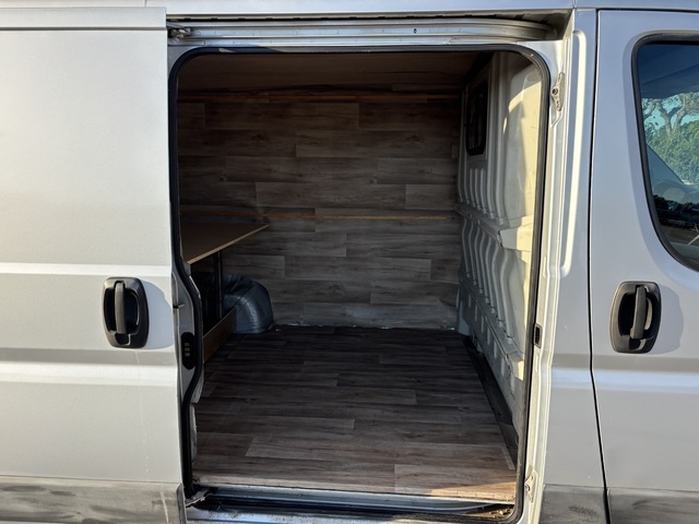 FiatDucato Furgon 2.3 Multijet 30 Batalla Media 88 kW (120 CV) Vehículo usado en Barcelona - 10 FiatDucato Furgon 2.3 Multijet 30 Batalla Media 88 kW (120 CV) Vehículo usado en Barcelona - 10