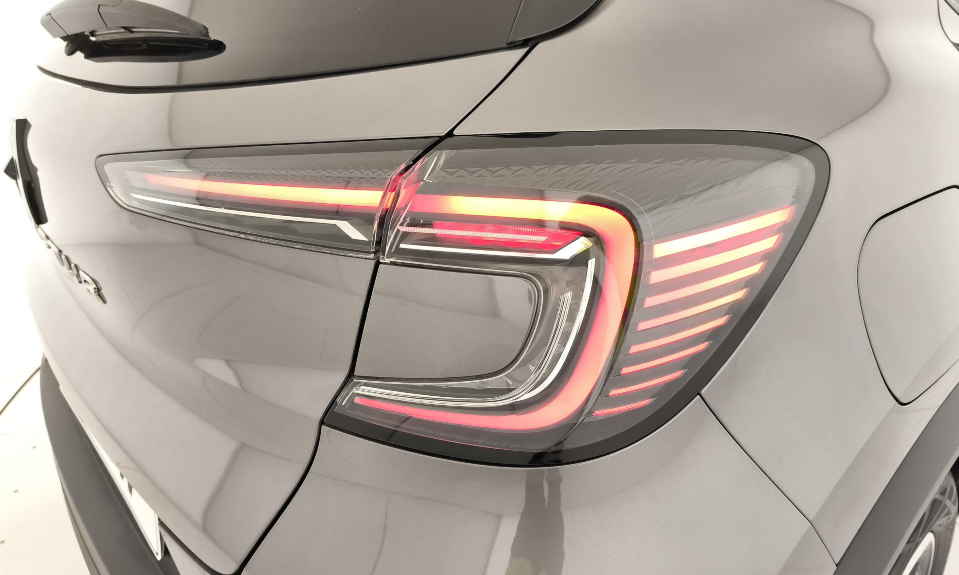 Renault Captur Techno TCe 160 Mild Hybrid EDC 118 kW (160 CV) - 8