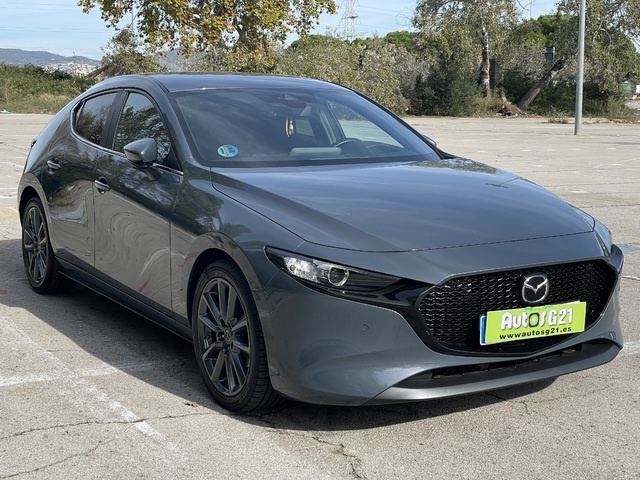 MazdaMazda 3 2.0 e-Skyactiv-G Zenith Safety Black 89 kW (122 CV) Vehículo usado en Barcelona - 6 MazdaMazda 3 2.0 e-Skyactiv-G Zenith Safety Black 89 kW (122 CV) Vehículo usado en Barcelona - 6