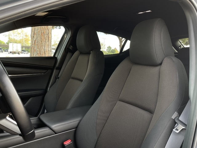 MazdaMazda 3 2.0 e-Skyactiv-G Zenith Safety Black 89 kW (122 CV) Vehículo usado en Barcelona - 10 MazdaMazda 3 2.0 e-Skyactiv-G Zenith Safety Black 89 kW (122 CV) Vehículo usado en Barcelona - 10