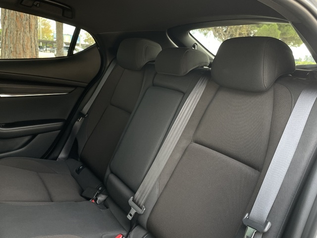 MazdaMazda 3 2.0 e-Skyactiv-G Zenith Safety Black 89 kW (122 CV) Vehículo usado en Barcelona - 12 MazdaMazda 3 2.0 e-Skyactiv-G Zenith Safety Black 89 kW (122 CV) Vehículo usado en Barcelona - 12