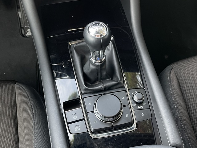 MazdaMazda 3 2.0 e-Skyactiv-G Zenith Safety Black 89 kW (122 CV) Vehículo usado en Barcelona - 15