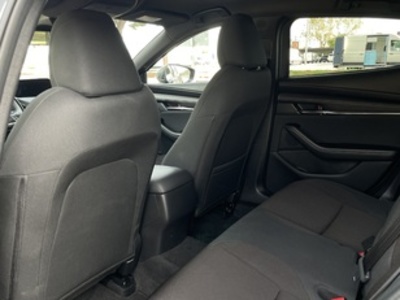 Mazda Mazda 3 2.0 e-Skyactiv-G Zenith Safety Black 89 kW (122 CV) Mazda Mazda 3 2.0 e-Skyactiv-G Zenith Safety Black 89 kW (122 CV)