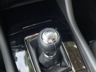 Mazda Mazda 3 2.0 e-Skyactiv-G Zenith Safety Black 89 kW (122 CV)