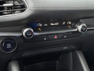 Mazda Mazda 3 2.0 e-Skyactiv-G Zenith Safety Black 89 kW (122 CV)