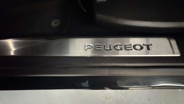 Peugeot5008 BlueHDI 130 S&S Active 96 kW (130 CV) Vehículo usado en Barcelona - 24