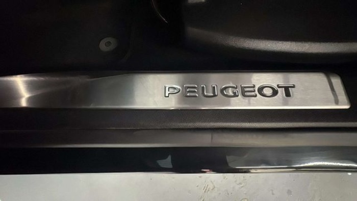 Peugeot5008 BlueHDI 130 S&S Active 96 kW (130 CV) Vehículo usado en Barcelona - 24 Peugeot5008 BlueHDI 130 S&S Active 96 kW (130 CV) Vehículo usado en Barcelona - 24