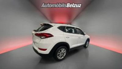 Hyundai Tucson 1.7 CRDI BlueDrive Essence 4x2 85 kW (115 CV) Hyundai Tucson 1.7 CRDI BlueDrive Essence 4x2 85 kW (115 CV)