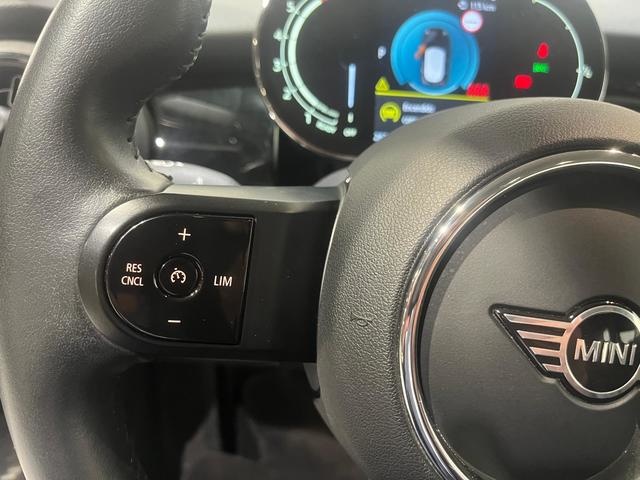 MINI Cooper 100 kW (136 CV) MINI 5 Puertas en Barcelona