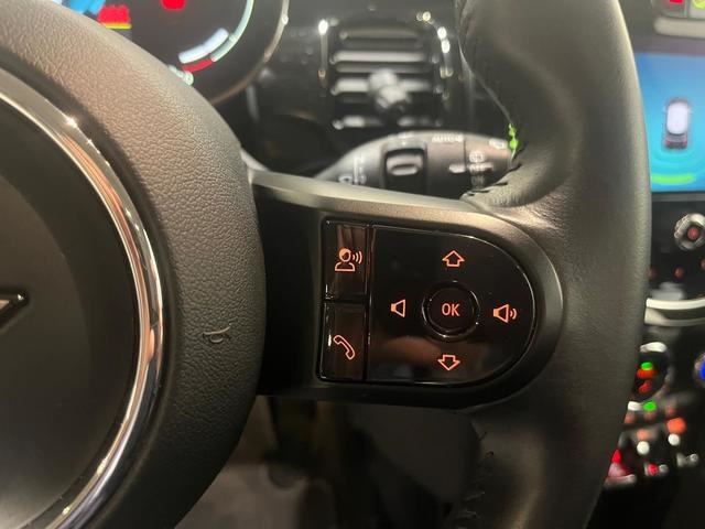 MINI Cooper 100 kW (136 CV) MINI 5 Puertas en Barcelona