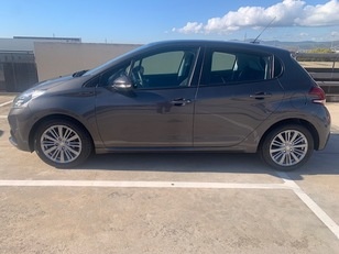 Peugeot 208 PureTech Signature 60 kW (82 CV) Peugeot 208 PureTech Signature 60 kW (82 CV)