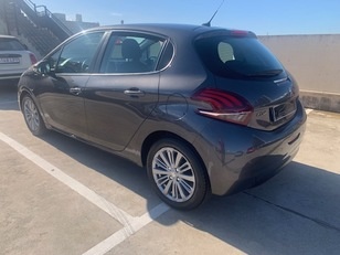 Peugeot 208 PureTech Signature 60 kW (82 CV) Peugeot 208 PureTech Signature 60 kW (82 CV)