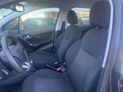 Peugeot 208 PureTech Signature 60 kW (82 CV) Peugeot 208 PureTech Signature 60 kW (82 CV)