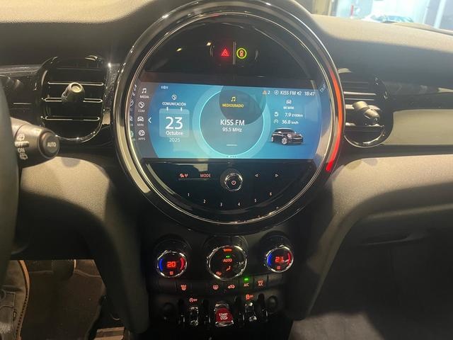 MINI Cooper 100 kW (136 CV) MINI 5 Puertas en Barcelona