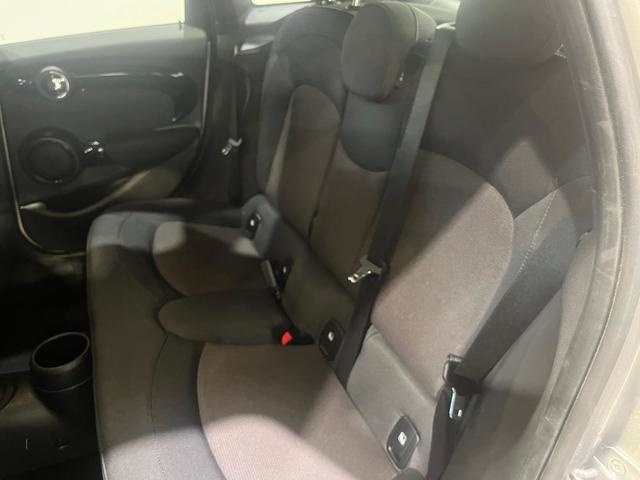 MINI Cooper 100 kW (136 CV) MINI 5 Puertas en Barcelona