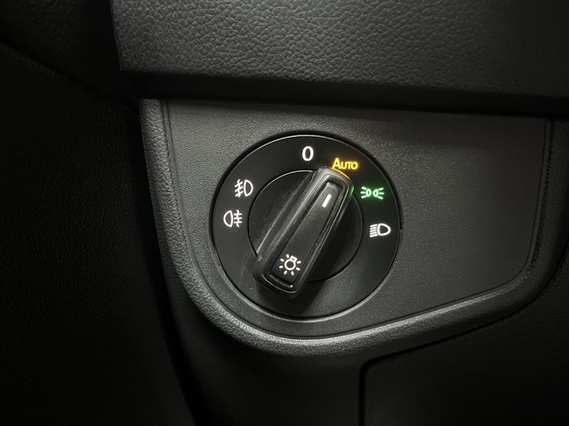 VolkswagenTaigo R-Line 1.5 TSI 110 kW (150 CV) DSG Vehículo usado en Barcelona - 16