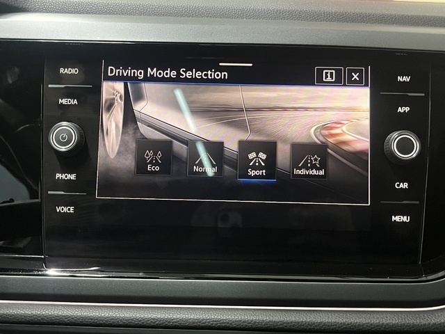 VolkswagenTaigo R-Line 1.5 TSI 110 kW (150 CV) DSG Vehículo usado en Barcelona - 27