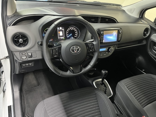 ToyotaYaris 1.5 100H Active 74 kW (100 CV) Vehículo usado en Barcelona - 10