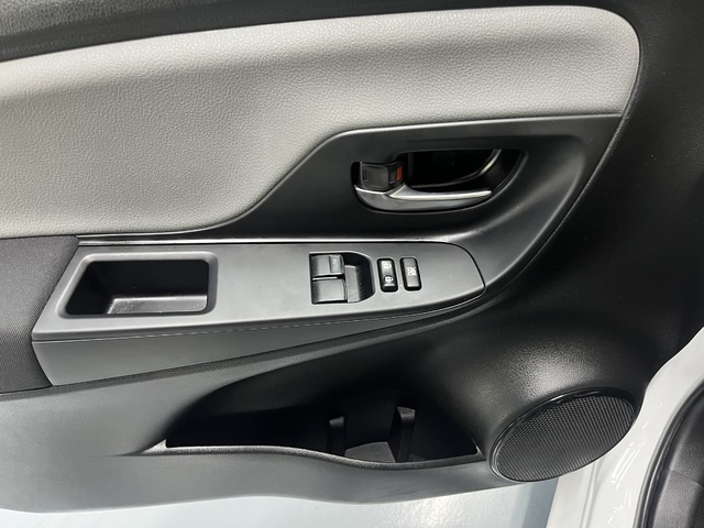 ToyotaYaris 1.5 100H Active 74 kW (100 CV) Vehículo usado en Barcelona - 14