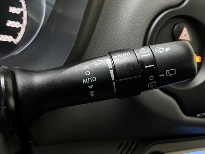 ToyotaYaris 1.5 100H Active 74 kW (100 CV) Vehículo usado en Barcelona - 18 ToyotaYaris 1.5 100H Active 74 kW (100 CV) Vehículo usado en Barcelona - 18