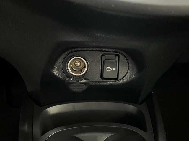 ToyotaYaris 1.5 100H Active 74 kW (100 CV) Vehículo usado en Barcelona - 23