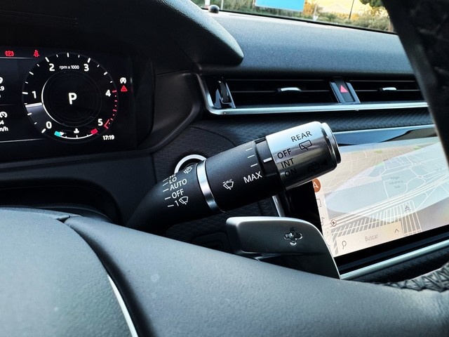 Land RoverRange Rover Velar D240 I4 Standard 4WD Auto 150 kW (204 CV) Vehículo usado en Barcelona - 19 Land RoverRange Rover Velar D240 I4 Standard 4WD Auto 150 kW (204 CV) Vehículo usado en Barcelona - 19