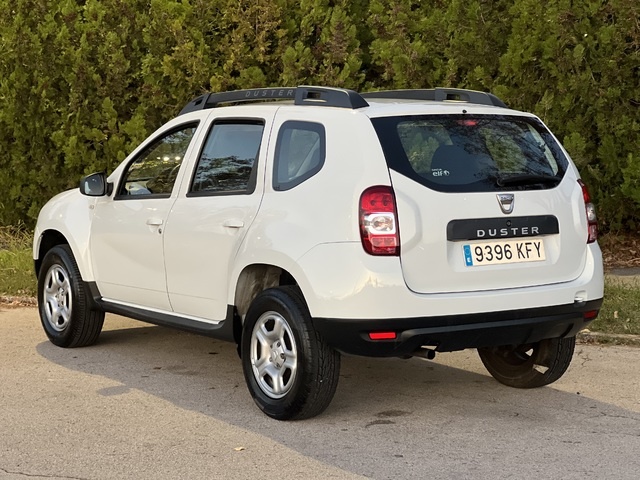 DaciaDuster Laureate TCE 92 kW (125 CV) 4X4 Vehículo usado en Barcelona - 3 DaciaDuster Laureate TCE 92 kW (125 CV) 4X4 Vehículo usado en Barcelona - 3