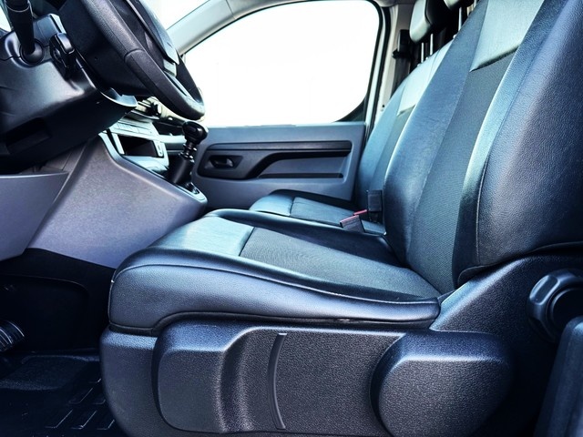 PeugeotExpert Furgon BlueHDi 120 S&S Pro Standard 88 kW (120 CV) Vehículo usado en Barcelona - 6 PeugeotExpert Furgon BlueHDi 120 S&S Pro Standard 88 kW (120 CV) Vehículo usado en Barcelona - 6