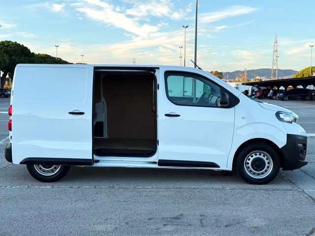 PeugeotExpert Furgon BlueHDi 120 S&S Pro Standard 88 kW (120 CV) Vehículo usado en Barcelona - 11 PeugeotExpert Furgon BlueHDi 120 S&S Pro Standard 88 kW (120 CV) Vehículo usado en Barcelona - 11