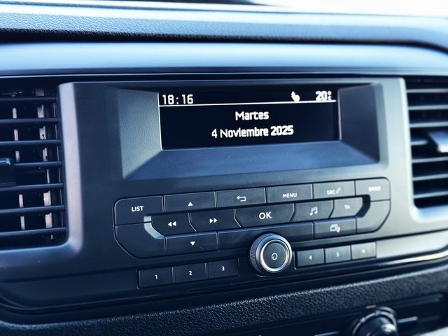 PeugeotExpert Furgon BlueHDi 120 S&S Pro Standard 88 kW (120 CV) Vehículo usado en Barcelona - 14 PeugeotExpert Furgon BlueHDi 120 S&S Pro Standard 88 kW (120 CV) Vehículo usado en Barcelona - 14