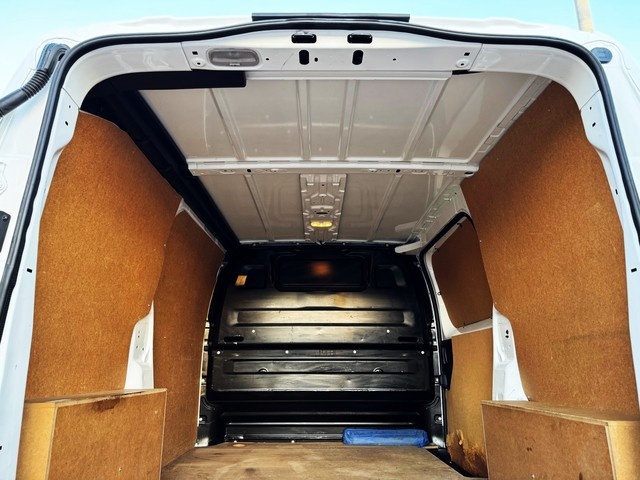 PeugeotExpert Furgon BlueHDi 120 S&S Pro Standard 88 kW (120 CV) Vehículo usado en Barcelona - 23