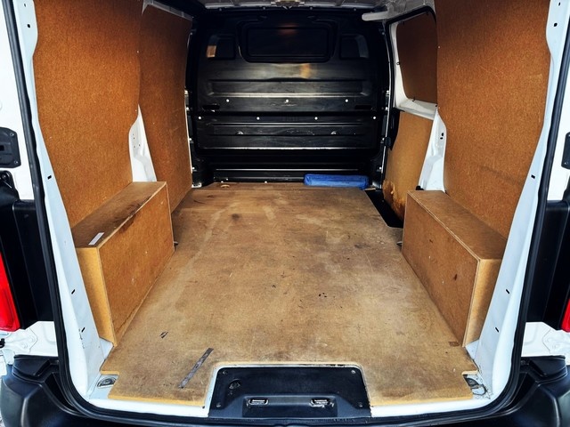 PeugeotExpert Furgon BlueHDi 120 S&S Pro Standard 88 kW (120 CV) Vehículo usado en Barcelona - 24 PeugeotExpert Furgon BlueHDi 120 S&S Pro Standard 88 kW (120 CV) Vehículo usado en Barcelona - 24