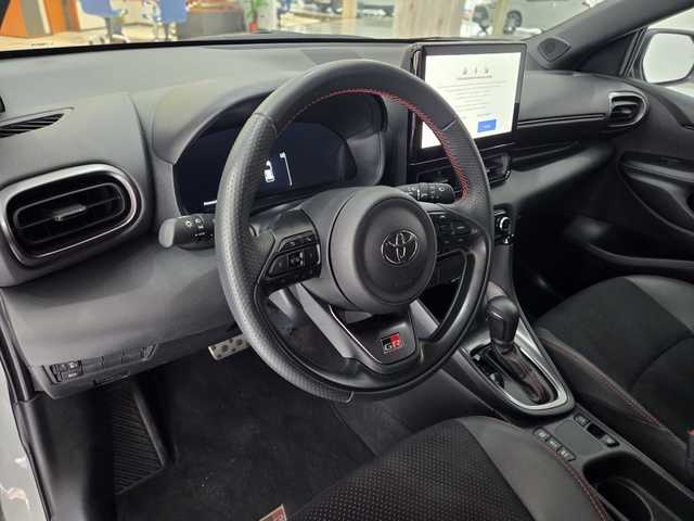 ToyotaYaris 130H GR Sport Plus 96 kW (130 CV) Vehículo usado en Barcelona - 13 ToyotaYaris 130H GR Sport Plus 96 kW (130 CV) Vehículo usado en Barcelona - 13