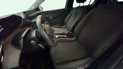 Peugeot 208 PureTech 100 Active 75 kW (100 CV) Peugeot 208 PureTech 100 Active 75 kW (100 CV)